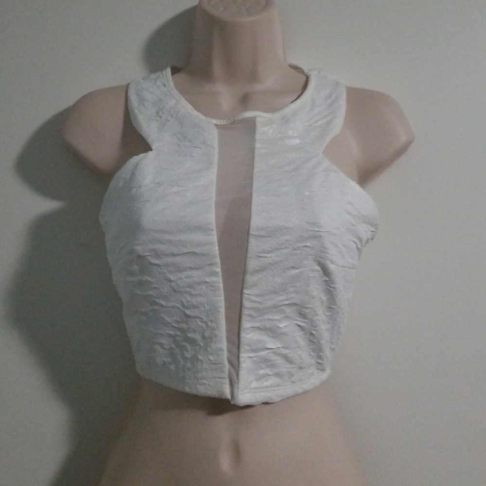2b bebe crop top